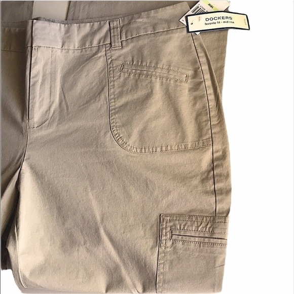 DOCKERS Tan Khaki Baggy Cargo Pants Mid-Rise Khaki Tan Cargo Pants Size 18… - Picture 3 of 8